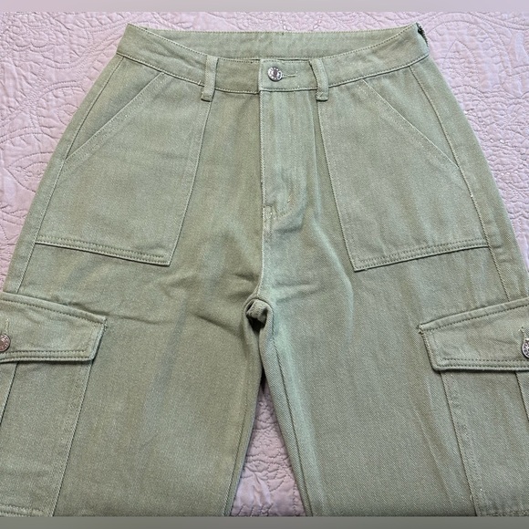 Cider Womens Green Wide Leg Cargo Jeans NWT Size Medium - Picture 7 of 11